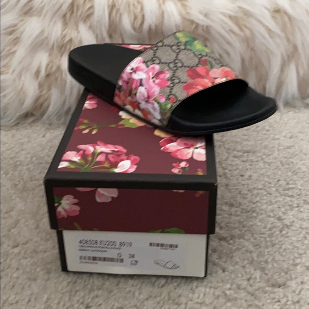 Gucci GG Supreme Flora